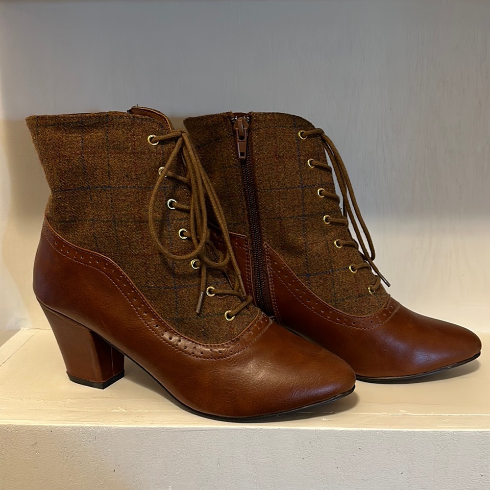 B.A.I.T Footwear Haku Booties 7.5